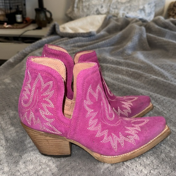 Ariat size 7 Pink Suede Western Ankle Boots - Picture 5 of 5